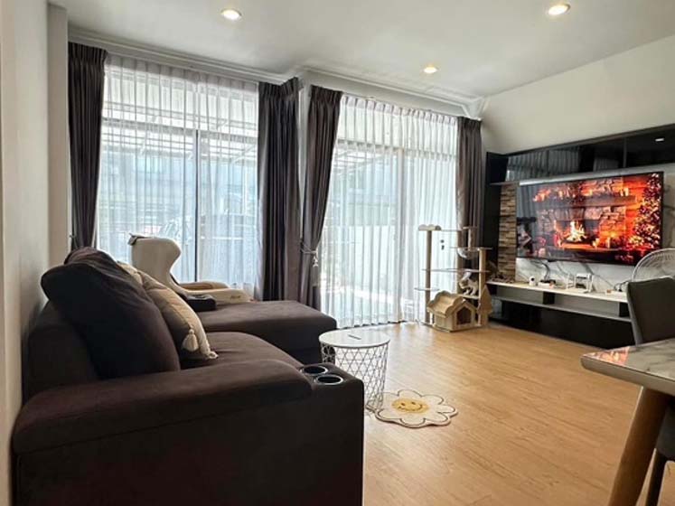 Townhouse in Rama 9 